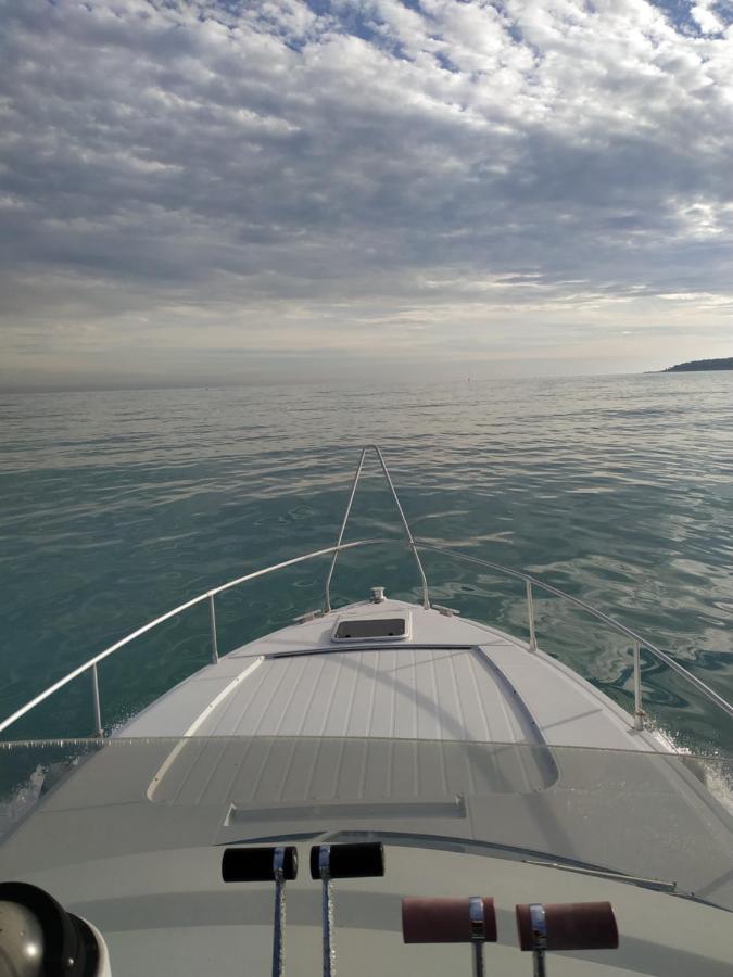 Ferretti 36 ' Bateau A Quai Vieux-Port Cannes Festival La Croisette Dış mekan fotoğraf