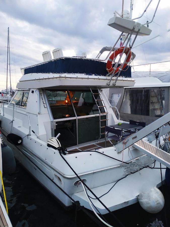 Ferretti 36 ' Bateau A Quai Vieux-Port Cannes Festival La Croisette Dış mekan fotoğraf