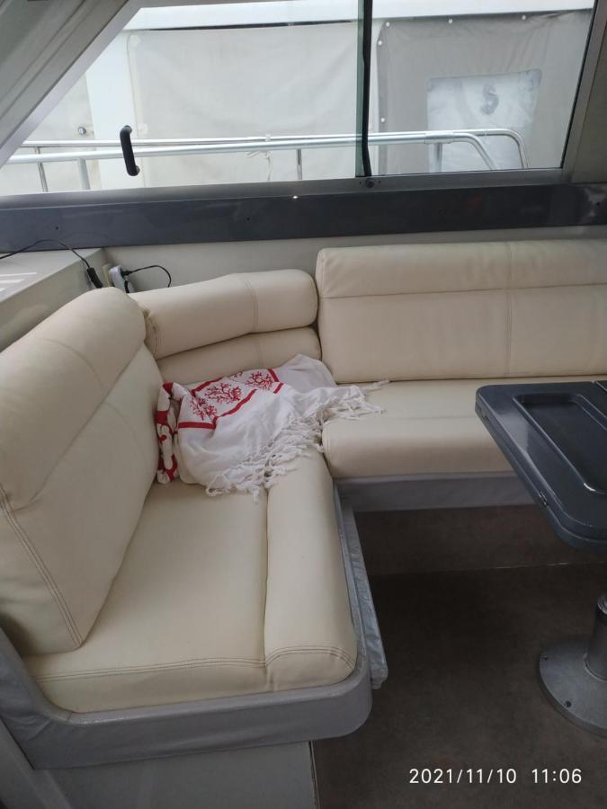 Ferretti 36 ' Bateau A Quai Vieux-Port Cannes Festival La Croisette Dış mekan fotoğraf