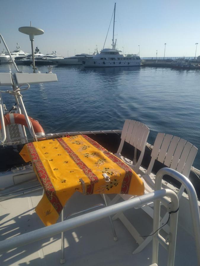 Ferretti 36 ' Bateau A Quai Vieux-Port Cannes Festival La Croisette Dış mekan fotoğraf