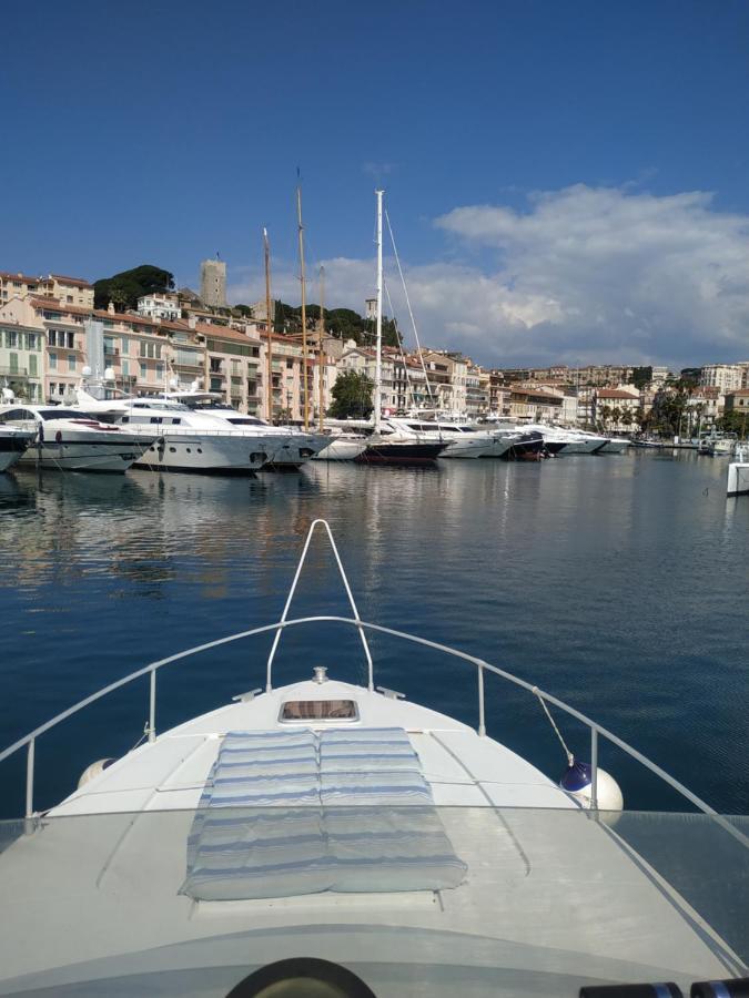 Ferretti 36 ' Bateau A Quai Vieux-Port Cannes Festival La Croisette Dış mekan fotoğraf