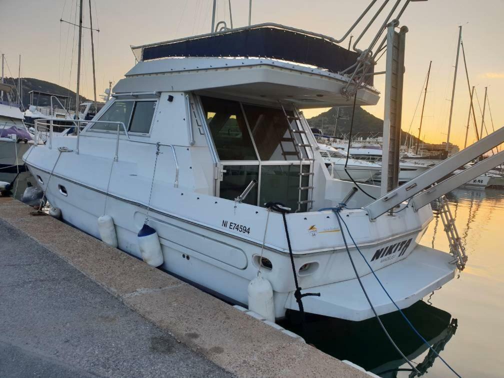 Ferretti 36 ' Bateau A Quai Vieux-Port Cannes Festival La Croisette Dış mekan fotoğraf