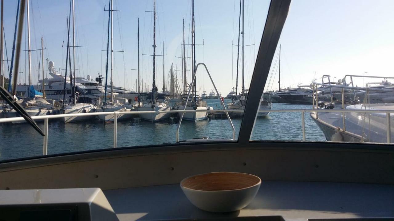 Ferretti 36 ' Bateau A Quai Vieux-Port Cannes Festival La Croisette Dış mekan fotoğraf