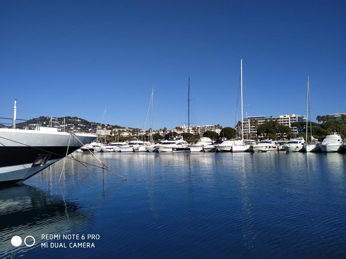 Ferretti 36 ' Bateau A Quai Vieux-Port Cannes Festival La Croisette Dış mekan fotoğraf